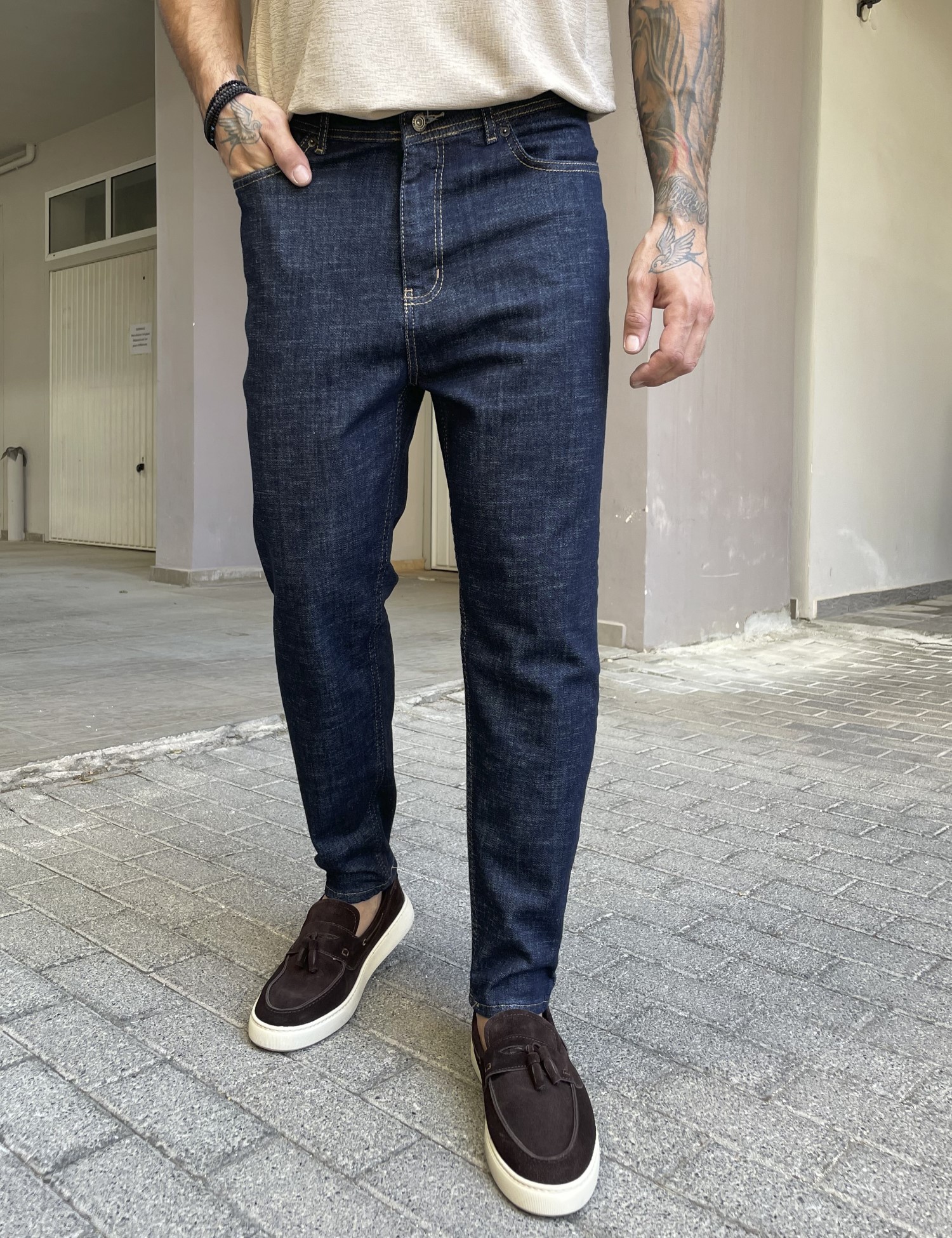 Ανδρικό σκούρο μπλε ελαστικό loose τζιν πεντάτσεπο με φερμουάρ G88104 φωτογραφία